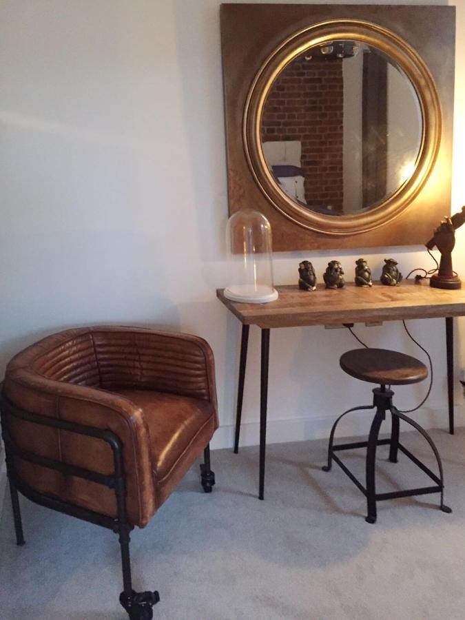 Spacious 1 Bedroom Split Level Old Pub Conversion Tower Bridge Λονδίνο Εξωτερικό φωτογραφία